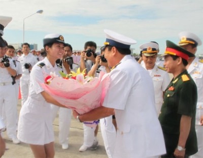 Vietnamese naval ships visit China’s Nanhai fleet - ảnh 1